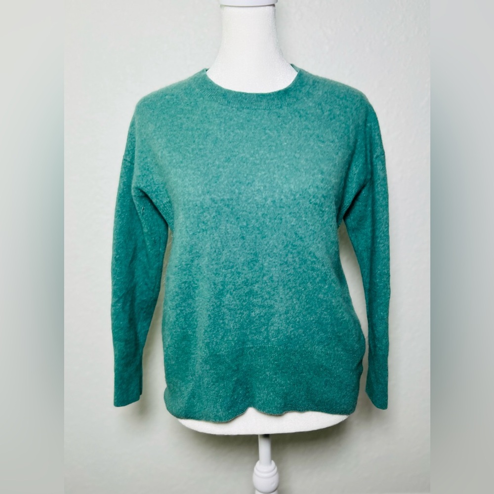 Tahari Cashmere Sweater
